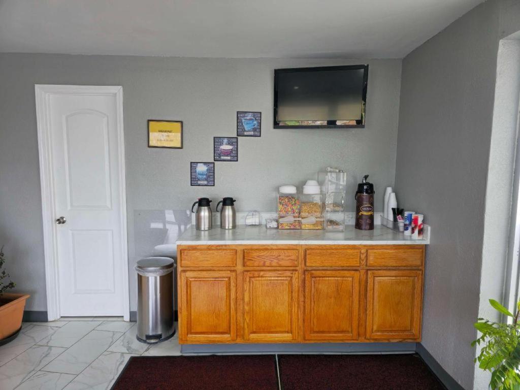 Americas Best Value Inn Elizabethtown Extérieur photo